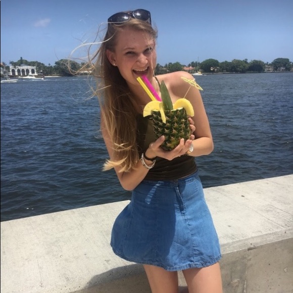 Meet your Posher, Chelsea - Picture 1 of 1